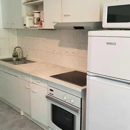 T2 A Argeles-sur-mer, 3 Couchages, A 150m De La Mer, Proche Commerces, Parking Inclus - Fr-1-388-78 Appartement *